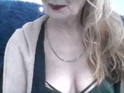 CarlyTreat online show from January 22, 3:29 pm