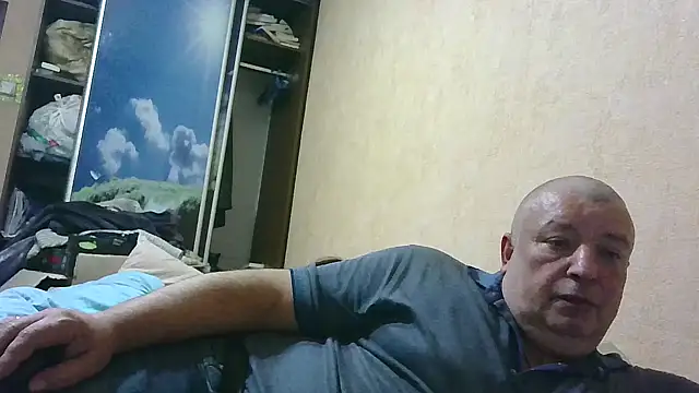 Snapshot of Art_Ass chatting on October 13, 5:46 pm Art Ass online show from October 13, 5:46 pm