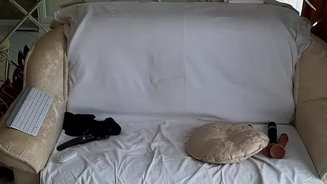 Snapshot of BEST-1 chatting on March 6, 9:14 am BEST-1 online show from March 6, 9:14 am