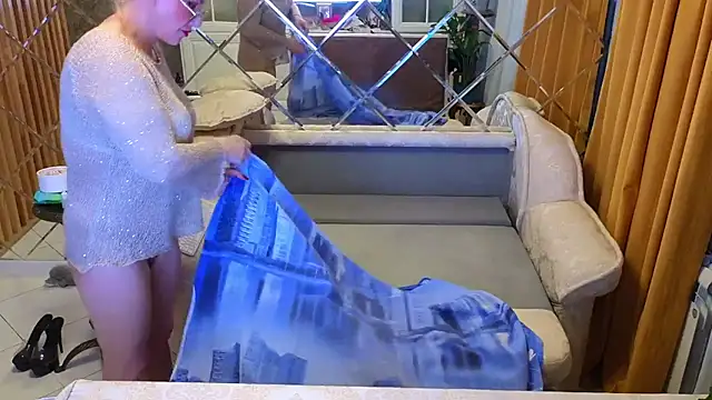 Snapshot of BEST-1 chatting on March 14, 9:10 pm BEST-1 online show from March 14, 9:10 pm