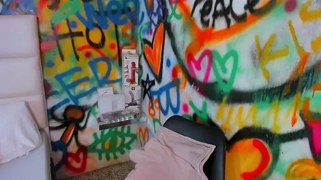 Liana Bernocchi online show from September 12, 8:20 pm