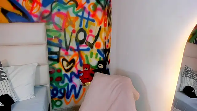 Liana Bernocchi online show from September 19, 7:58 pm