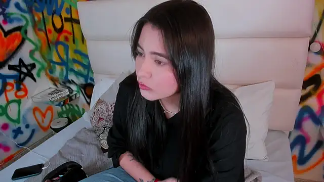 Liana Bernocchi online show from November 27, 8:33 pm