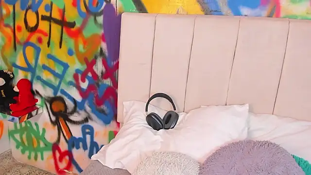 Liana Bernocchi online show from February 28, 8:32 pm