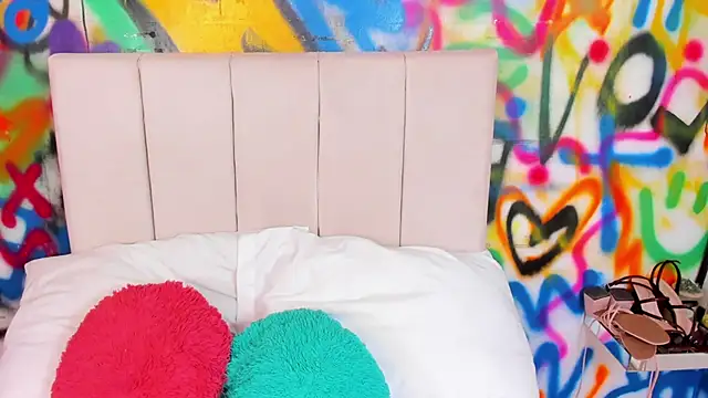 Liana Bernocchi online show from March 4, 8:48 pm