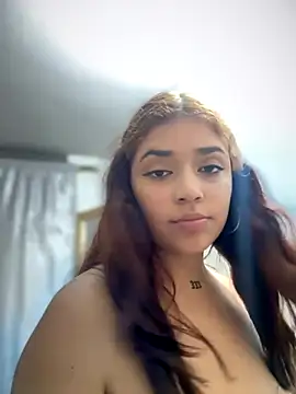 Snapshot of JoselinFlower_ chatting on December 3, 7:43 am JoselinFlower  online show from December 3, 7:43 am