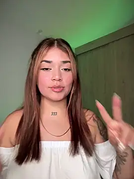 Snapshot of JoselinFlower_ chatting on December 13, 4:22 am JoselinFlower  online show from December 13, 4:22 am