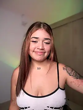 Snapshot of JoselinFlower_ chatting on December 17, 4:12 am JoselinFlower  online show from December 17, 4:12 am