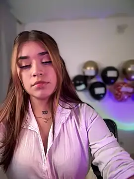 Snapshot of JoselinFlower_ chatting on December 31, 9:28 pm JoselinFlower  online show from December 31, 9:28 pm