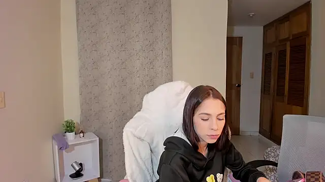 shanakendal2 online show from February 11, 7:48 pm