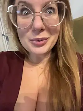 Snapshot of Vanilladreams chatting on December 14, 11:53 pm Vanilladreams online show from December 14, 11:53 pm