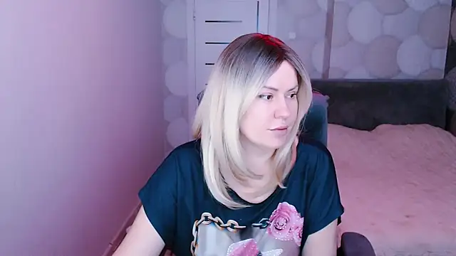 Snapshot of natusik chatting on December 10, 9:23 am natusik online show from December 10, 9:23 am