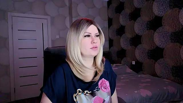 Snapshot of natusik chatting on February 1, 4:35 am natusik online show from February 1, 4:35 am