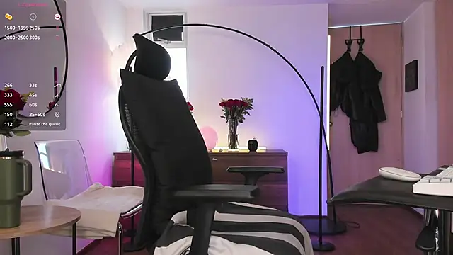 ariana fitl  online show from January 31, 7:45 pm