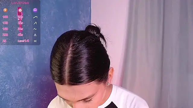 sofiaa grey  online show from January 23, 1:45 pm