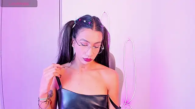 Snapshot of sofiaa_grey_ chatting on December 19, 2:46 pm sofiaa grey online show from December 19, 2:46 pm