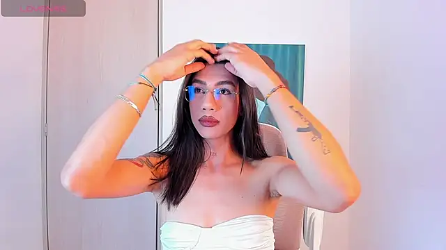 Snapshot of sofiaa_grey_ chatting on January 8, 3:47 pm sofiaa grey online show from January 8, 3:47 pm