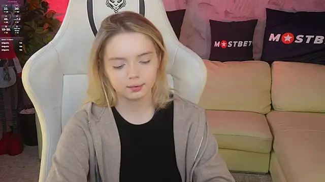 Cassy-Celestial  online show from December 22, 12:07 am