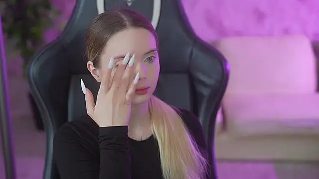 Cassy-Celestial  online show from October 24, 4:09 am