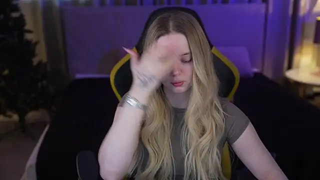 Cassy-Celestial  online show from January 14, 9:15 am