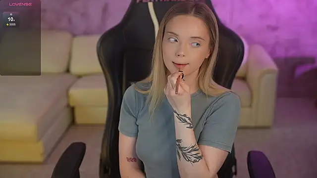 Cassy-Celestial  online show from March 7, 8:22 am