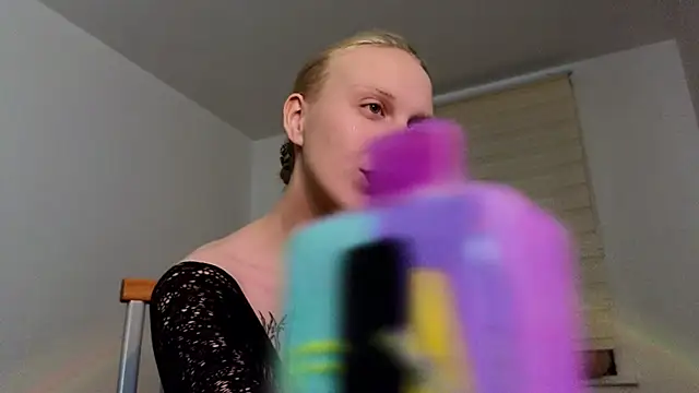 Snapshot of Martha_Hoffman chatting on December 21, 12:20 am Martha Hoffman online show from December 21, 12:20 am