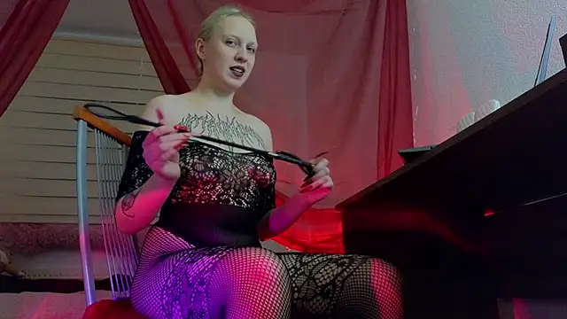 Snapshot of Martha_Hoffman chatting on January 5, 3:55 pm Martha Hoffman online show from January 5, 3:55 pm