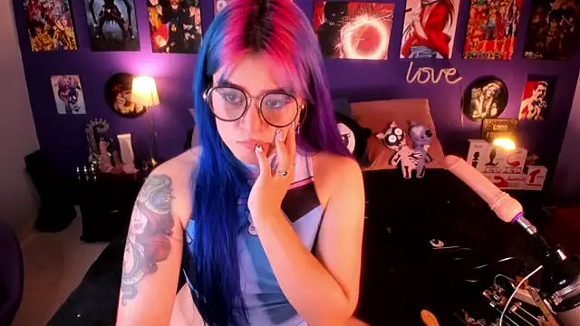 Snapshot of anne_cross chatting on February 11, 4:33 am anne cross online show from February 11, 4:33 am