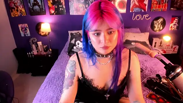 Snapshot of anne_cross chatting on March 22, 12:17 am anne cross online show from March 22, 12:17 am