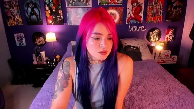 Snapshot of anne_cross chatting on September 30, 12:26 am anne cross online show from September 30, 12:26 am