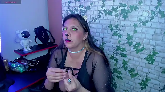 Snapshot of MIABOOBS__ chatting on October 25, 4:57 pm MIABOOBS online show from October 25, 4:57 pm