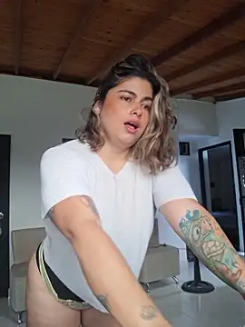 Juliietha servas online show from April 19, 6:10 pm