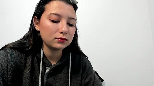 Snapshot of cami-01 chatting on October 17, 8:11 pm cami-01 online show from October 17, 8:11 pm