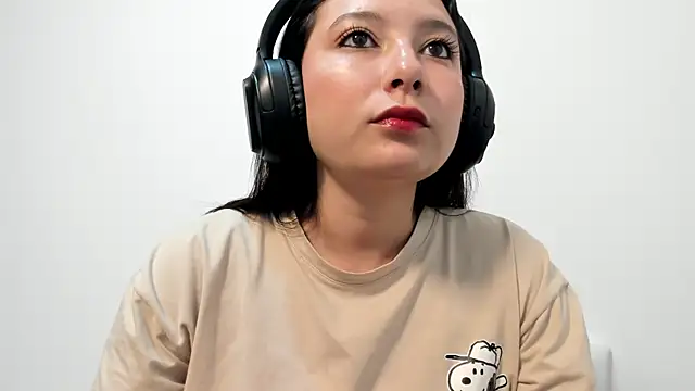 Snapshot of cami-01 chatting on October 20, 9:26 pm cami-01 online show from October 20, 9:26 pm