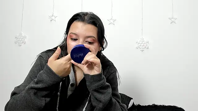 cami-01 online show from April 23, 8:33 pm