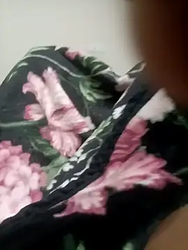 AUNTY1984 online show from June 9, 5:02 pm