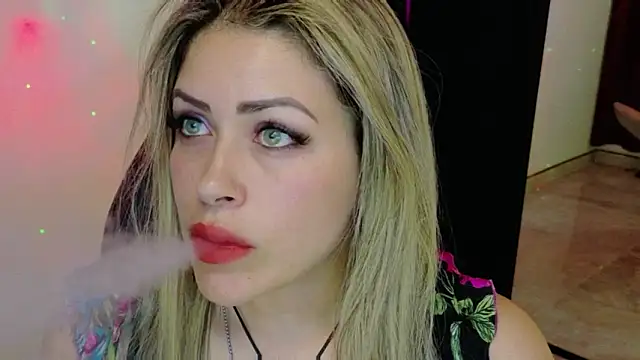 Natalia Montoya online show from November 30, 5:50 pm