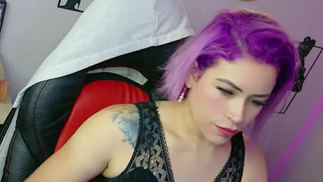 Natalia Montoya online show from April 22, 12:35 am