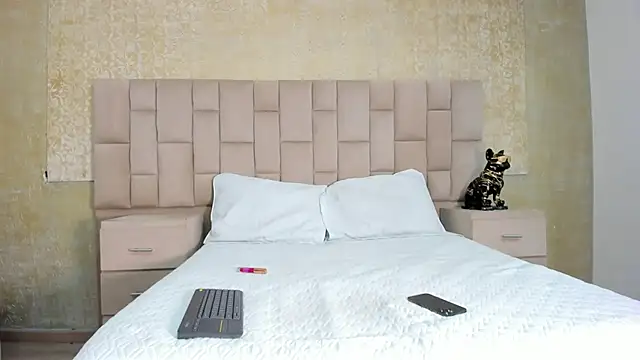 Snapshot of LaurenSnow chatting on February 28, 3:48 pm LaurenSnow online show from February 28, 3:48 pm