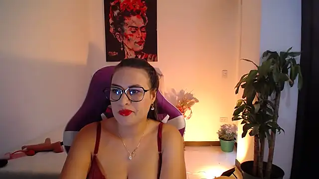 esmeraldaa230 online show from October 31, 8:21 pm