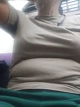Snapshot of Valeer_abby chatting on May 14, 12:45 pm Valeer abby online show from May 14, 12:45 pm