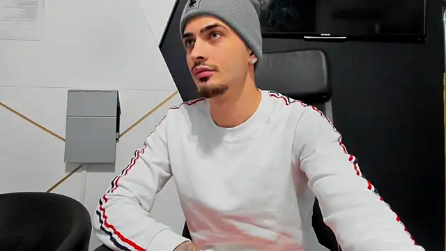 BrandonTate online show from December 17, 5:08 pm