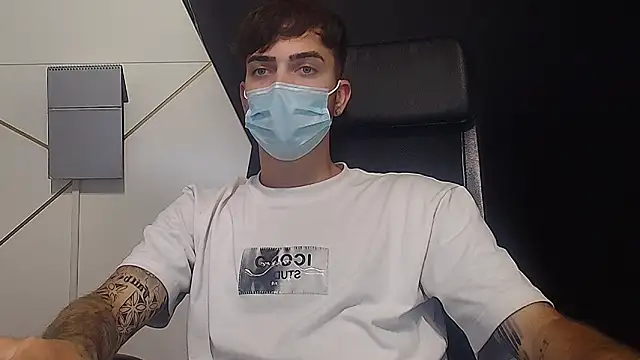 Snapshot of BrandonTate chatting on June 12, 7:51 am BrandonTate online show from June 12, 7:51 am