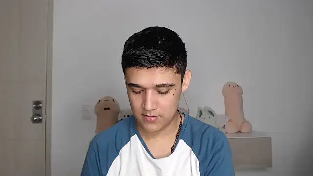 kaiine190 online show from November 26, 7:09 am