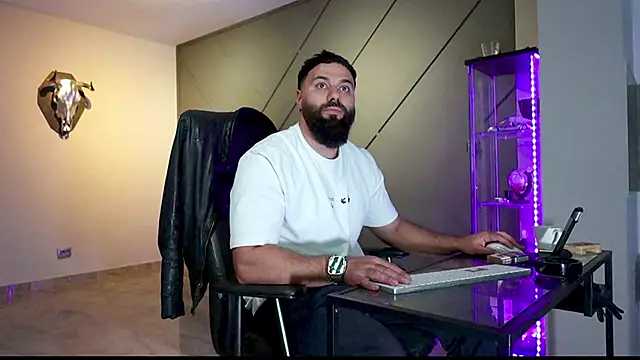 Snapshot of mattmasterss chatting on March 21, 4:51 pm mattmasterss online show from March 21, 4:51 pm