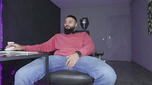 Snapshot of mattmasterss chatting on November 24, 5:51 am mattmasterss online show from November 24, 5:51 am