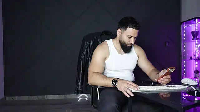 mattmasterss online show from April 20, 7:04 pm