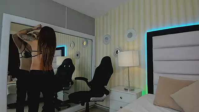 Snapshot of Valeriasaenzz_ chatting on December 18, 6:14 pm Valeriasaenzz online show from December 18, 6:14 pm