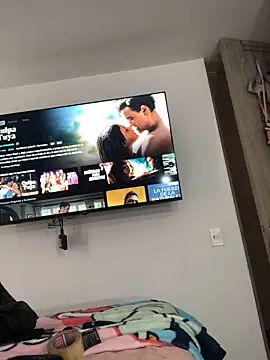 Snapshot of Valeriasaenzz_ chatting on February 12, 8:18 pm Valeriasaenzz online show from February 12, 8:18 pm