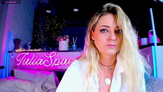  JuliaSpace  online show from January 19, 4:57 pm